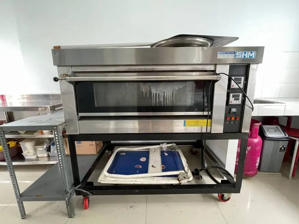 Oven, Chiller, Mixer (Peralatan F&B bekas usaha Pizza)