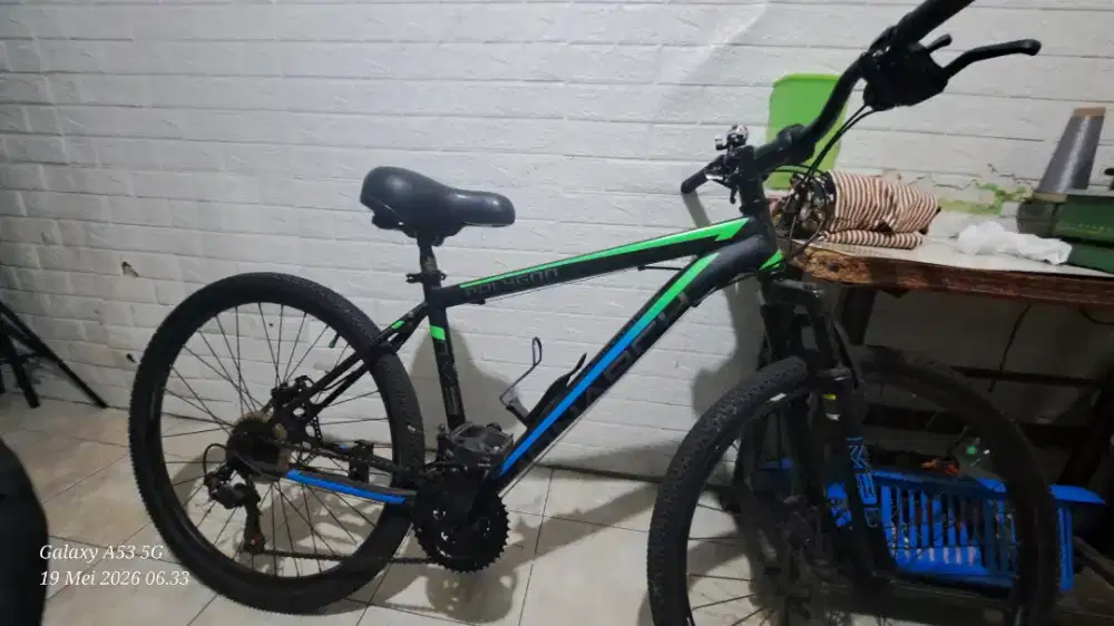 Jual sepeda merk polygon monarch kondisi sangat baik , layak d pakai