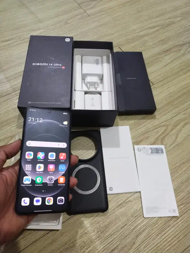 Xiaomi 14 Ultra 16/512gb fullset ori beacukai bisa tt handphone