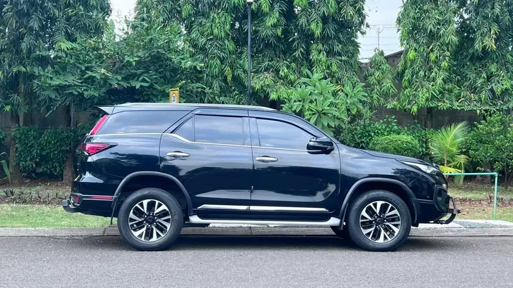 Toyota Fortuner VRZ TRD Sportivo (Tahun 2018)