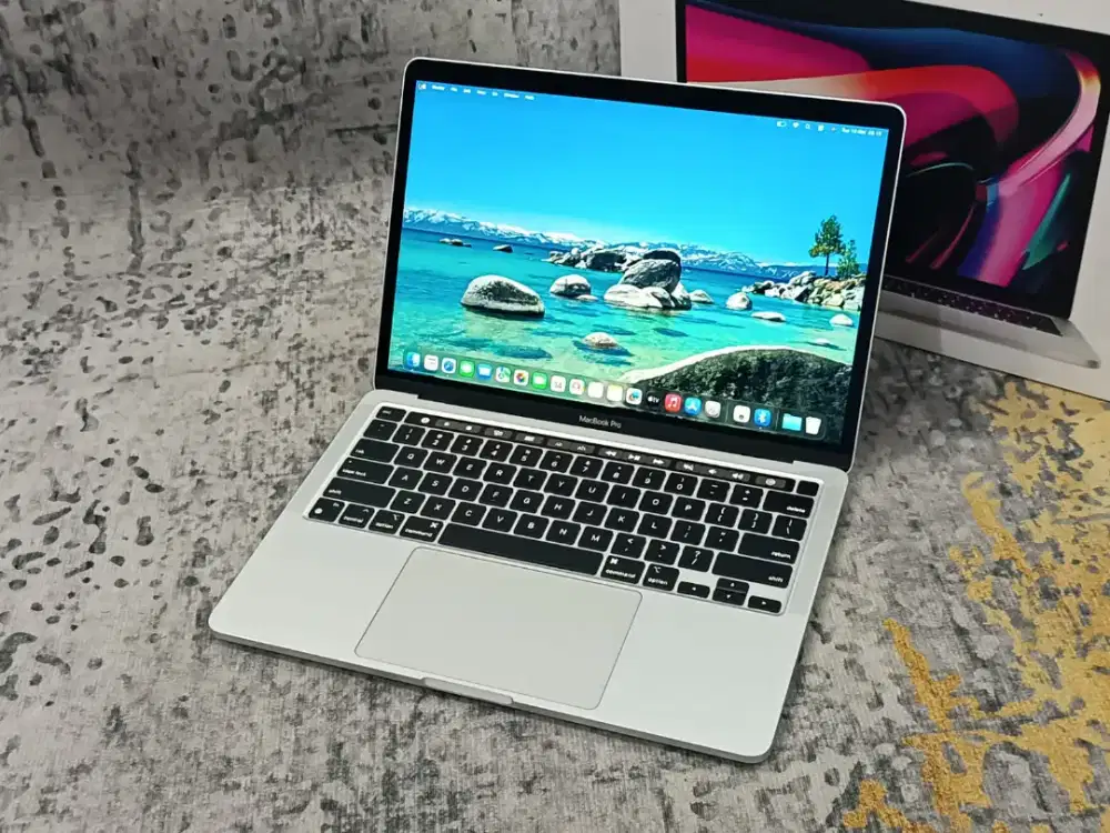 MacBook Pro M1 2020 13 TouchBar 8GB 256GB Silver Fulset Like New iBox