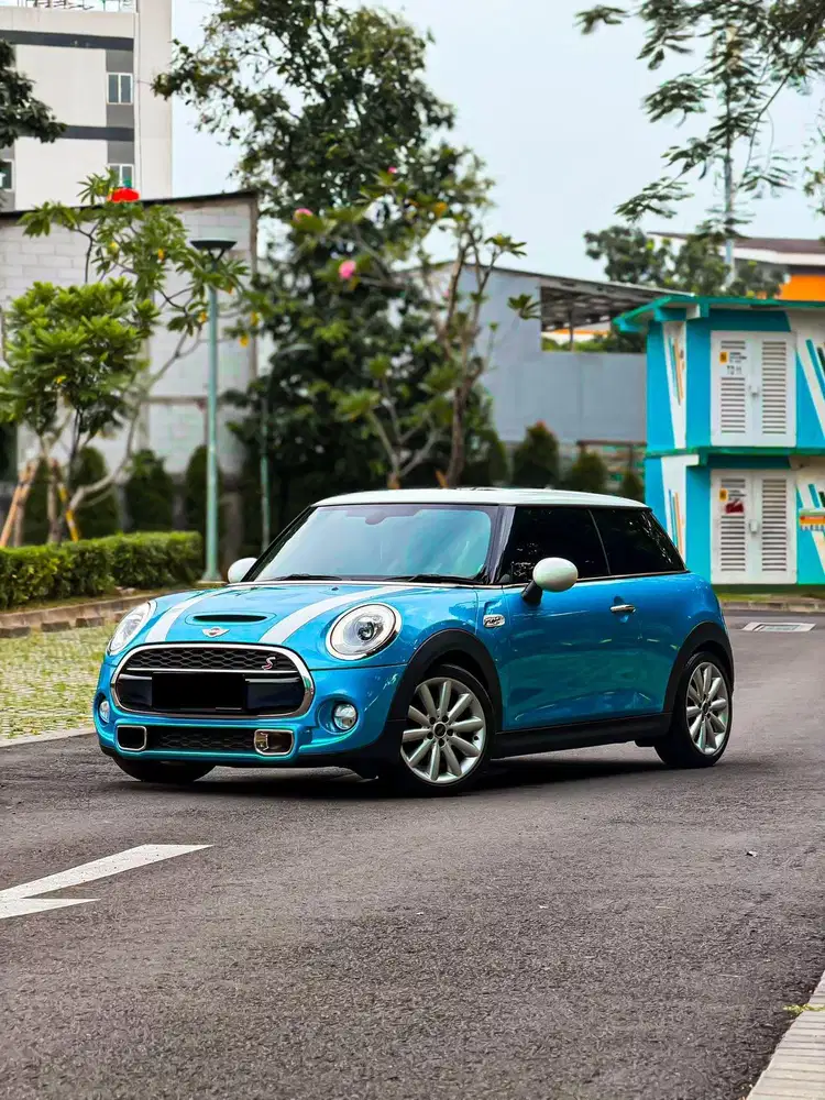 CASH Mini Cooper S 2015 3 Doors Like New Low Odo