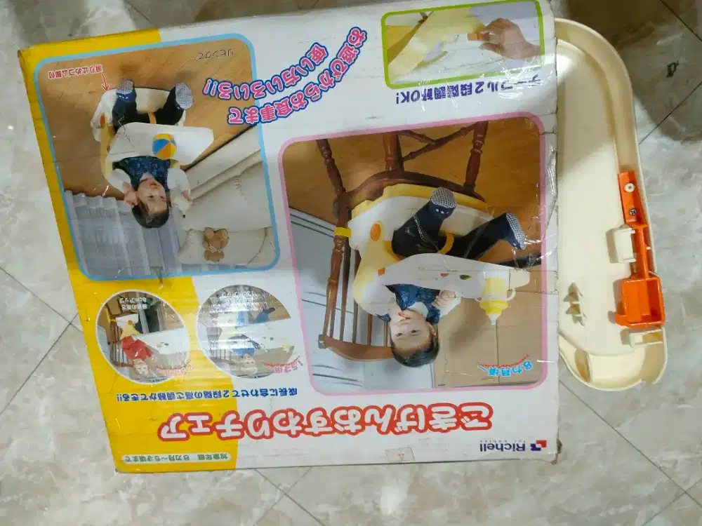 Meja makan baby