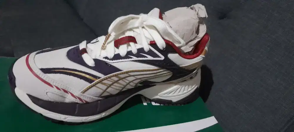 Sneaker Pria PUMA , Velophasis Play.Paris.