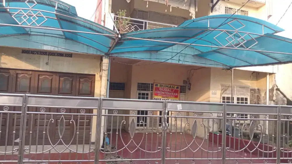 Dsewakan Rumah Murah & Besar 5 Kamar Tidur Dkt Summarecon,Bekasi Utara