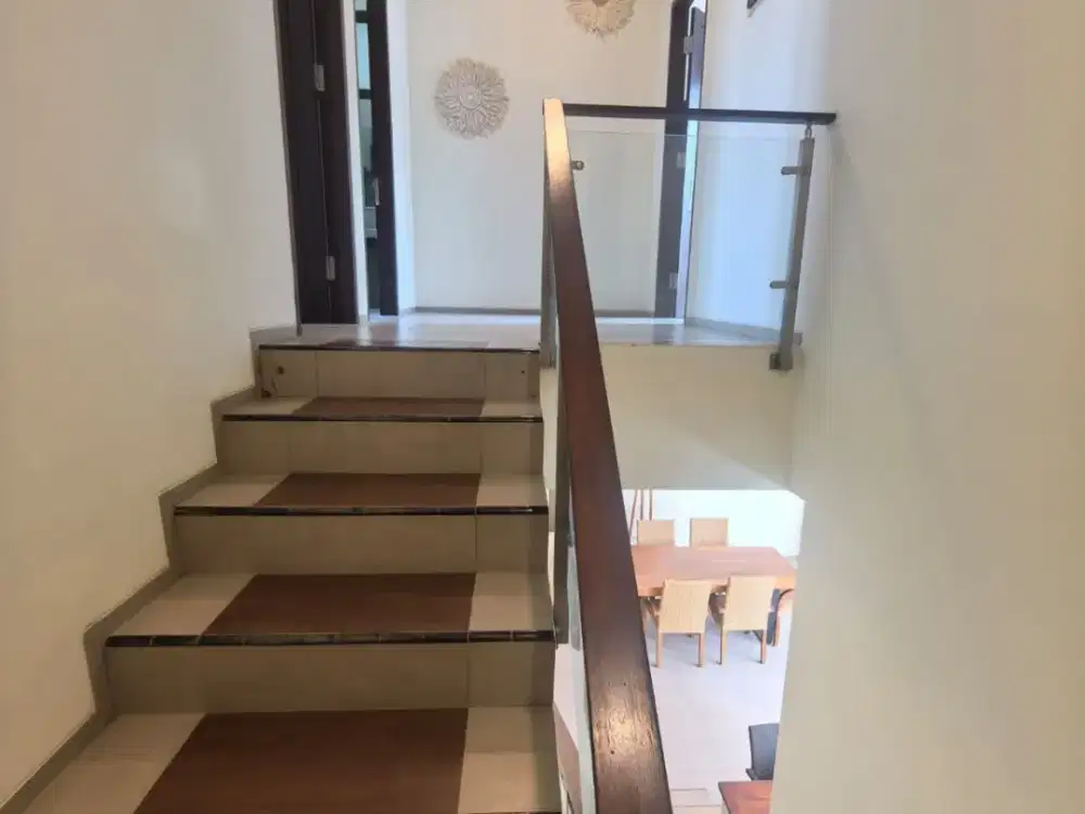 villa di sanur denpasar, semi furnish, lokasi strategis,dkt mall