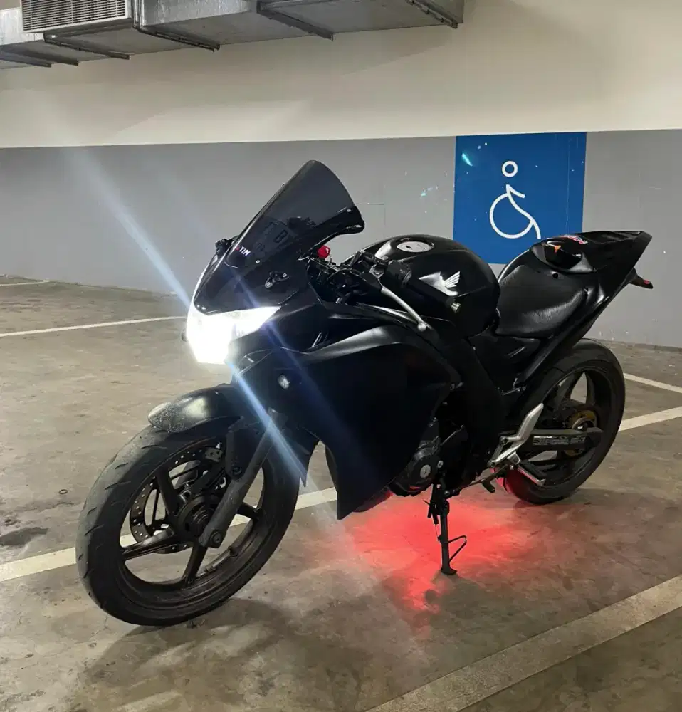 Honda CBR250R CBU
