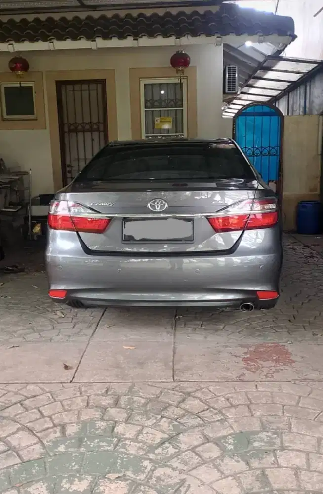 Toyota Camry 2.4 V abu abu 2017