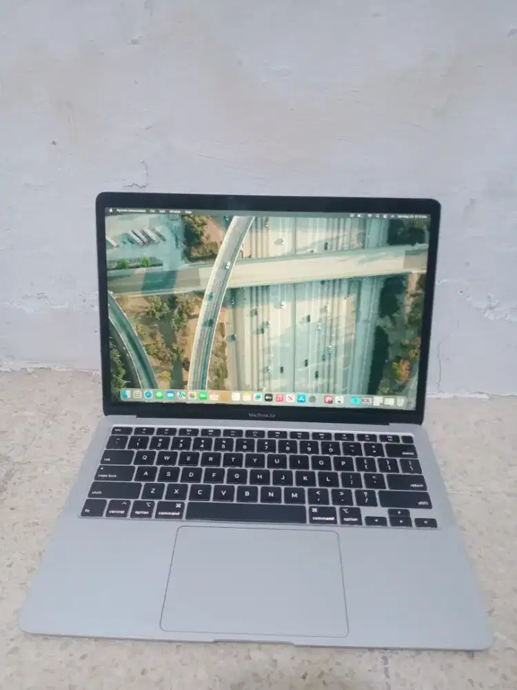 MacBook Air Retina 13in 2020 core i3 ram 8 ssd 256