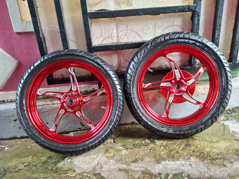 Sepasang velg racing merk VND berikut ban tubles ring 14