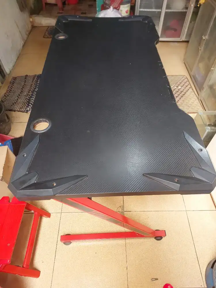 Meja komputer gaming