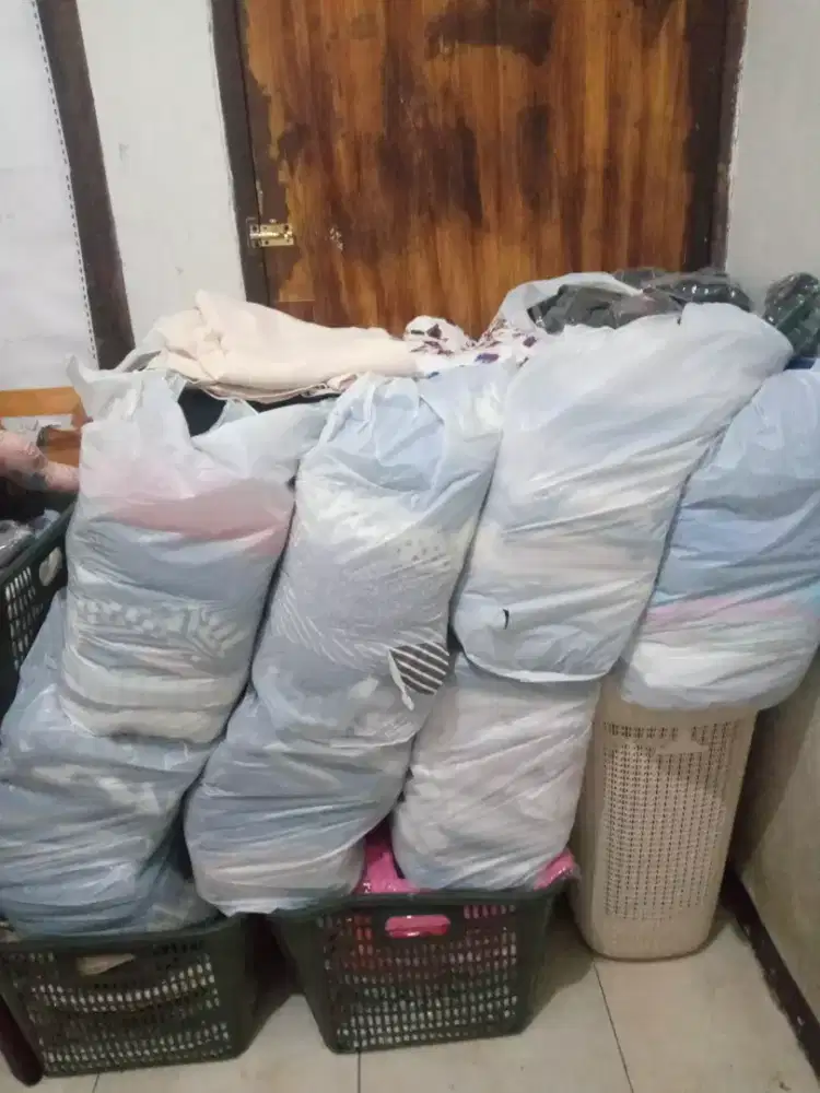 Jualan baju thrift