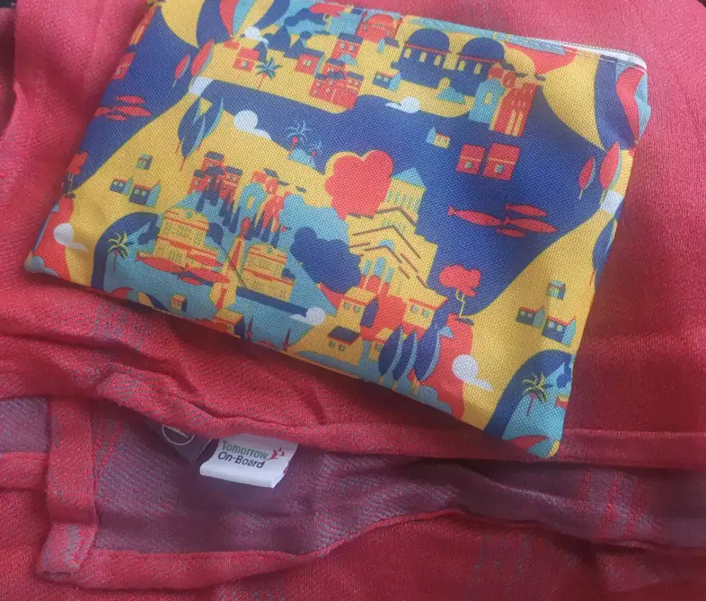 Selimut set amenities airlines