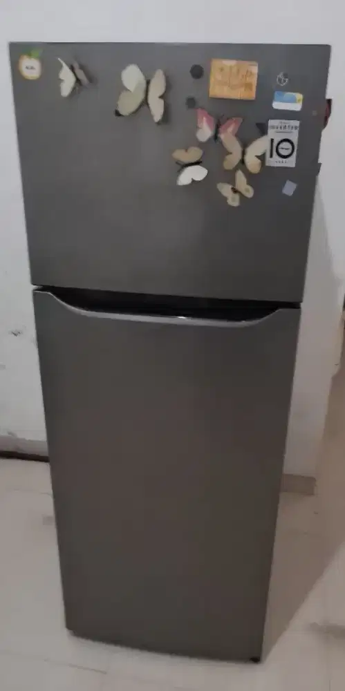 Jual bekas Lemari es 2 pintu merk LG