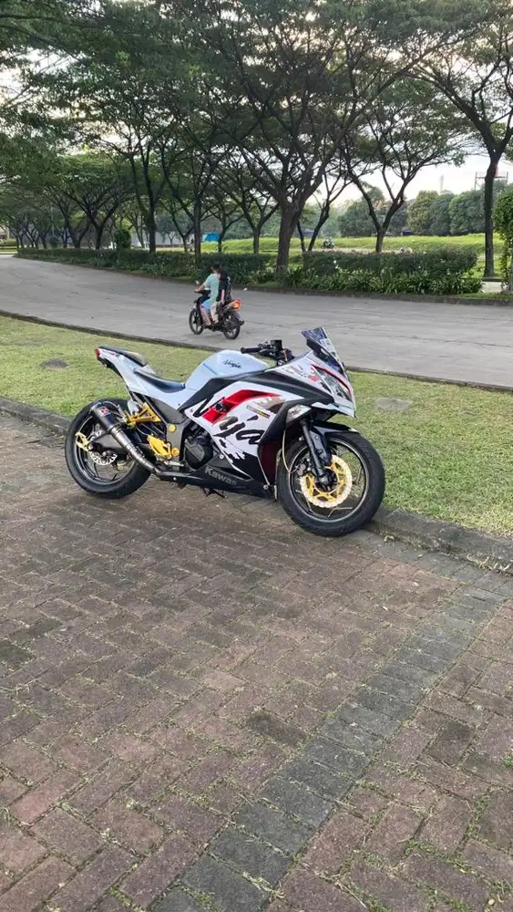 Kawasaki Ninja 250 FI Putih Muraj