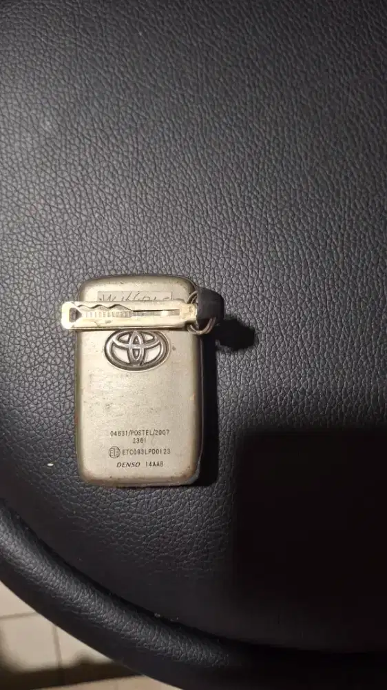 Remot kunci mobil smartkey keyless toyota altis/camry 4tombol