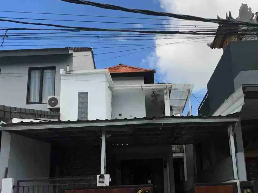 Rumah 2 lantai, 3kamar tidur dan 3 kamar mandi - Jimbaran