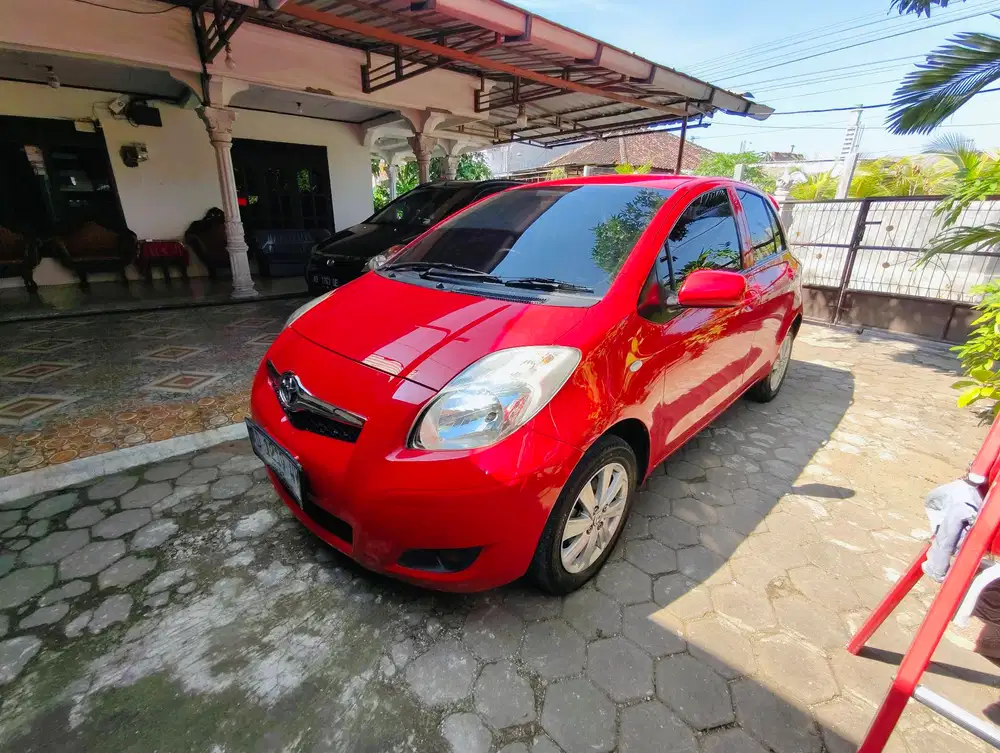 Toyota Yaris J 2010 manual Istimewa
