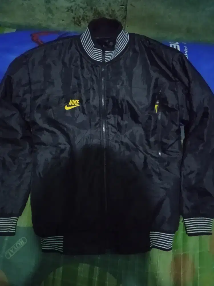 Switer Nike Size M