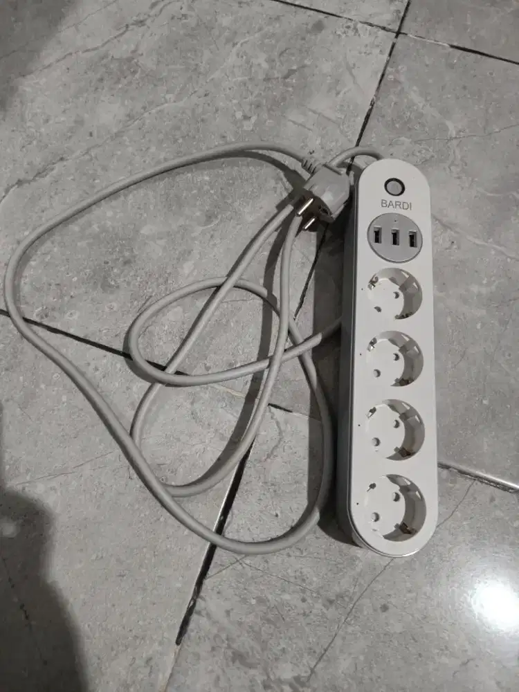 Smart Stop Kontak bardi extension power strip