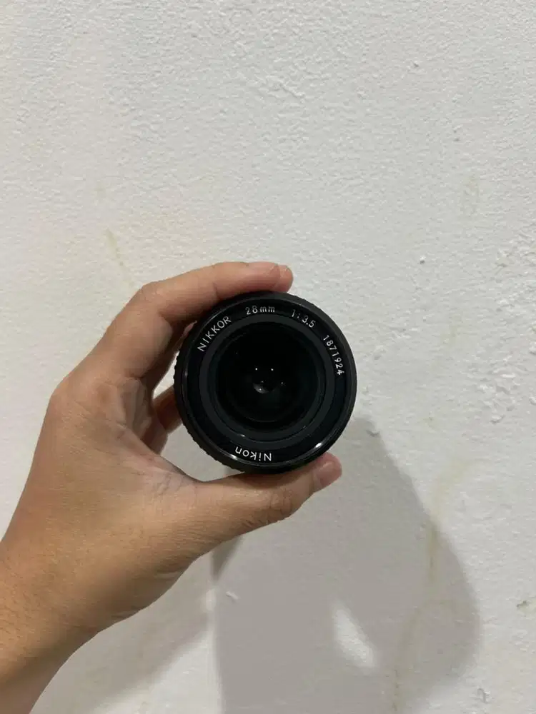 Lensa Nikon 28 mm