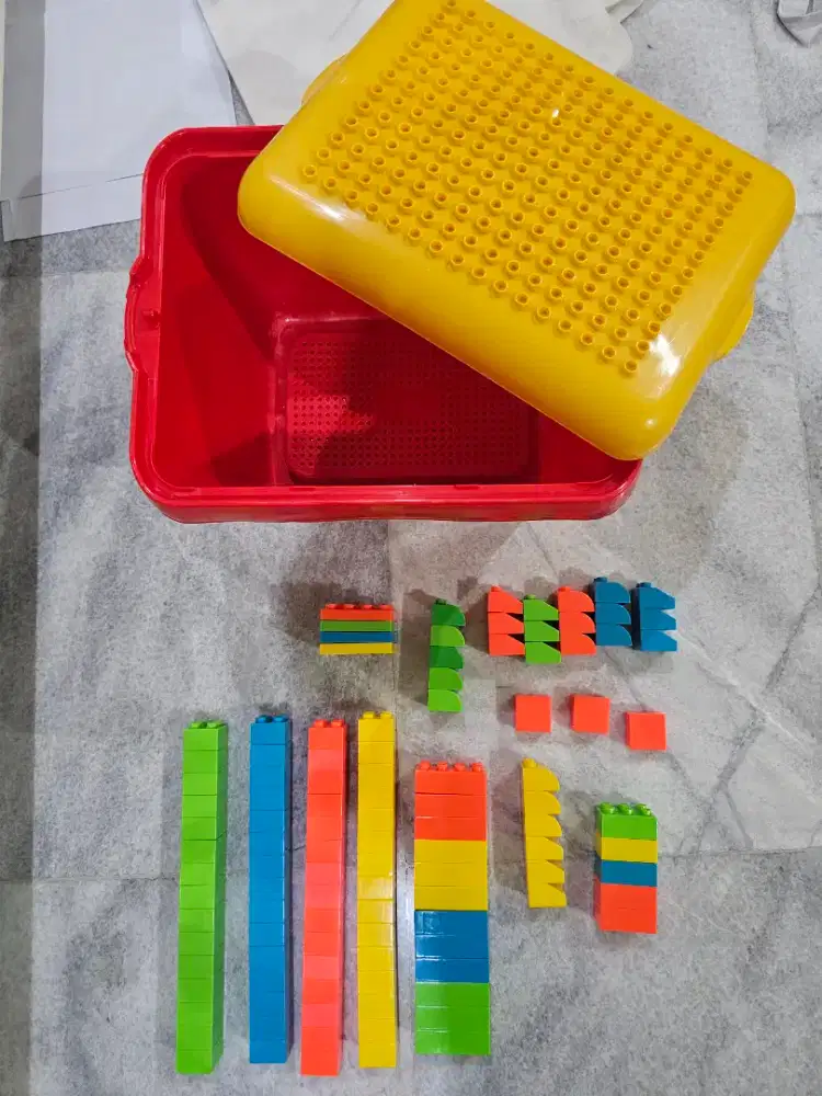 Mainan balok ELC