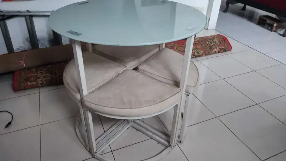 MEJA MAKAN KACA MINIMALIS