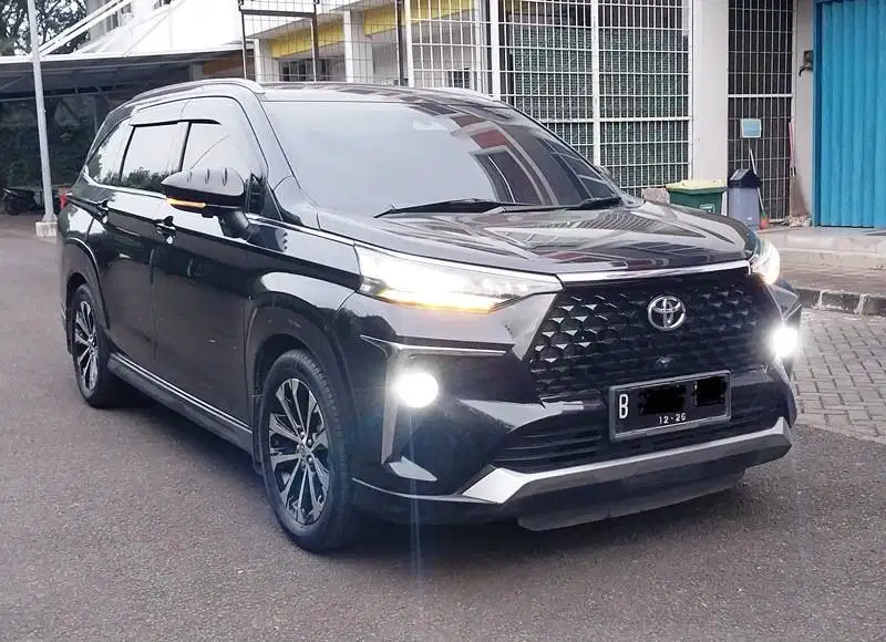 Dijual Toyota Veloz 1.5 Q CVT TSS 2021 Hitam Model 2022 Service Record