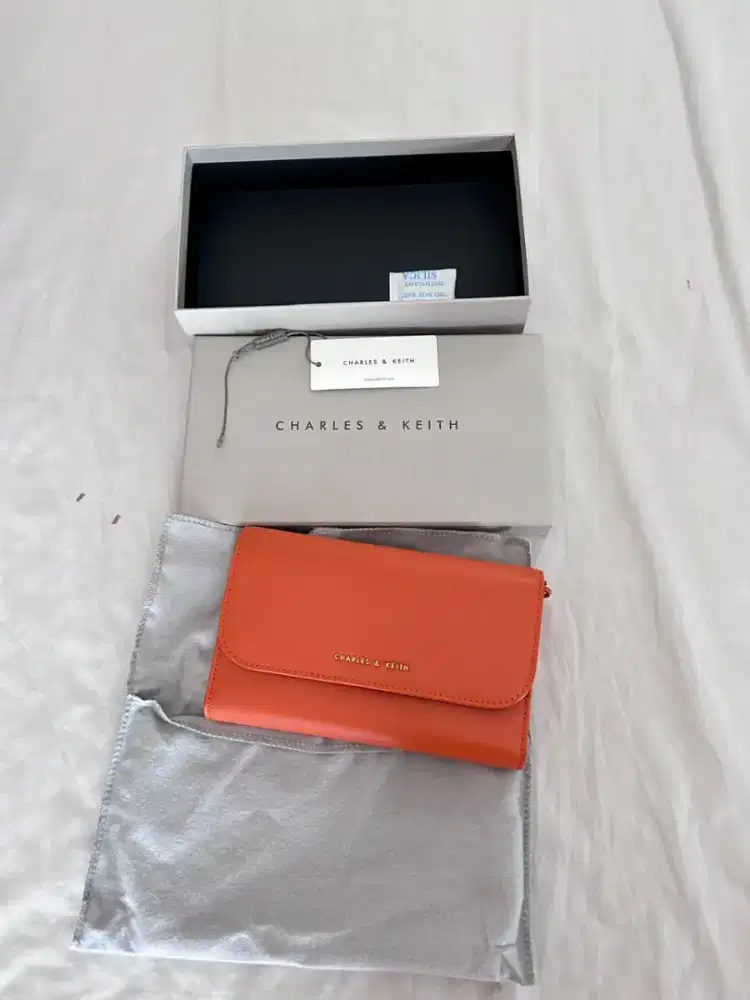 Tas Charles keith
