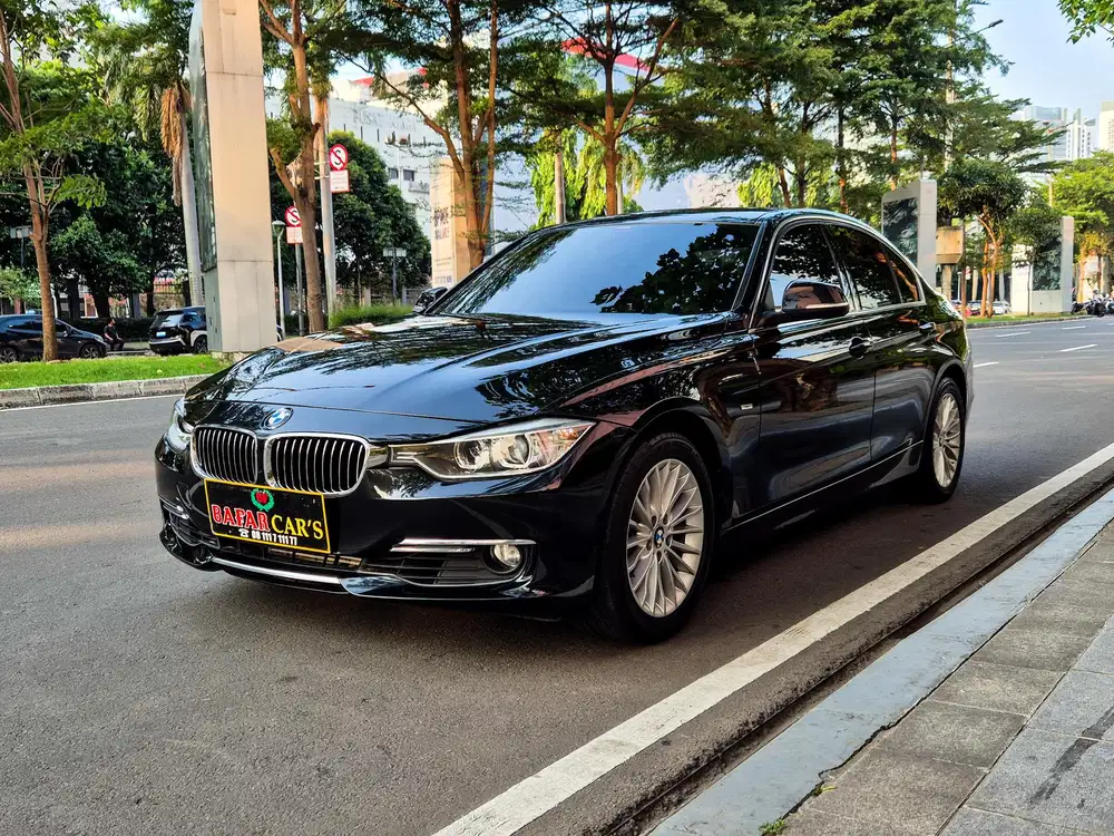 BMW 320i 2015 Bensin