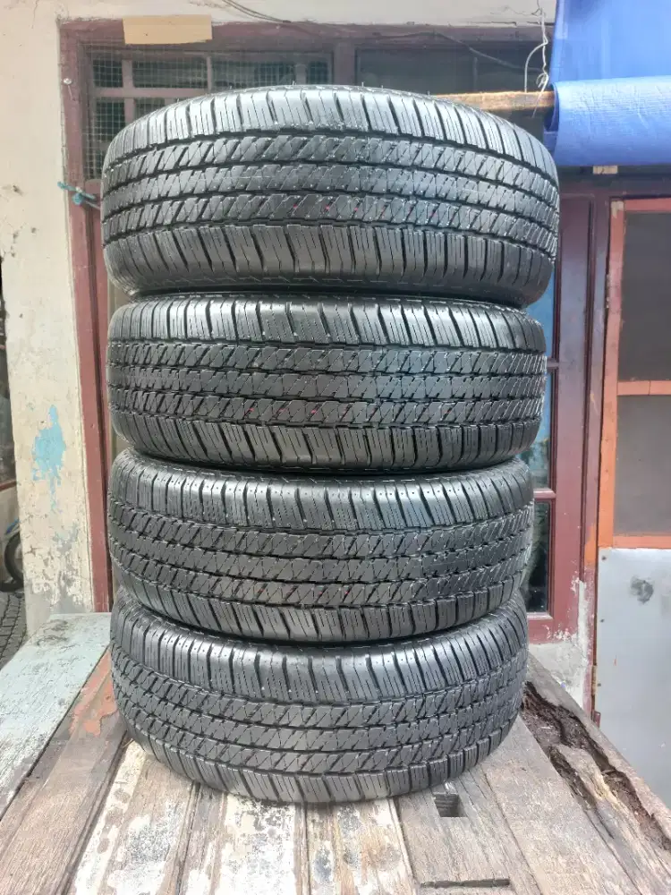 Di jual ban bridgestone ukuran 265 60 18 copotan baru tahun 2024