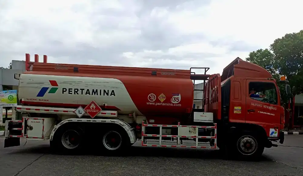 Hino Lohan FL 235 JN  Tronton 6×2 Tangki16000ltr Stainless FulOrs/Fuso