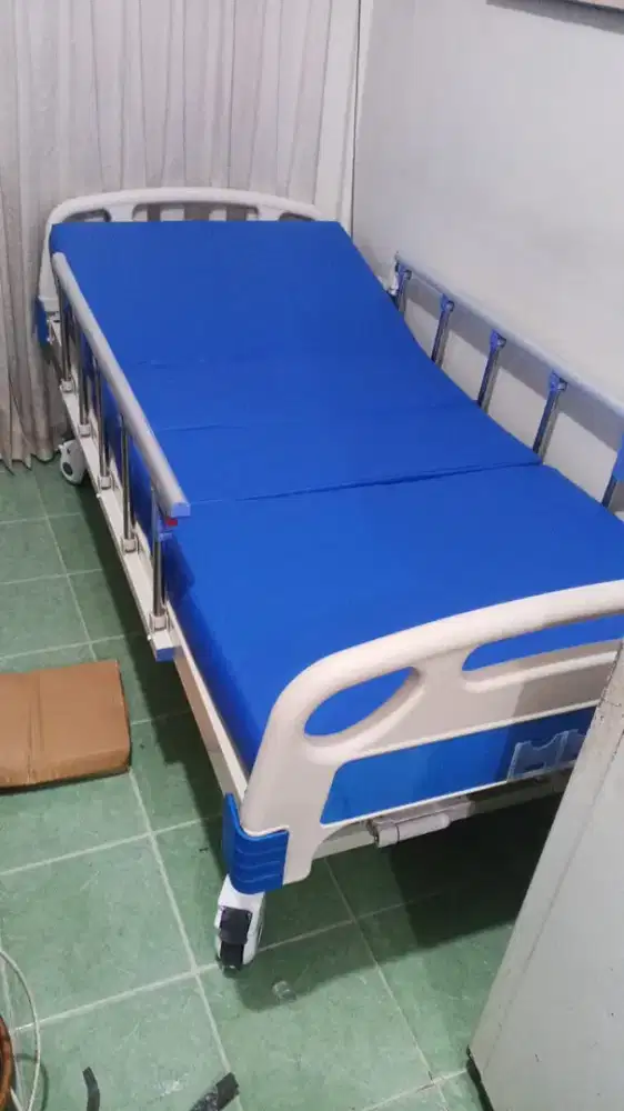 Tempat tidur pasien ABS 2 Crank