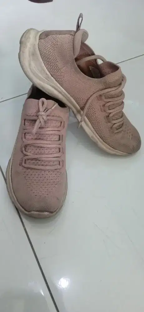 Loundy sepatu tas hlem