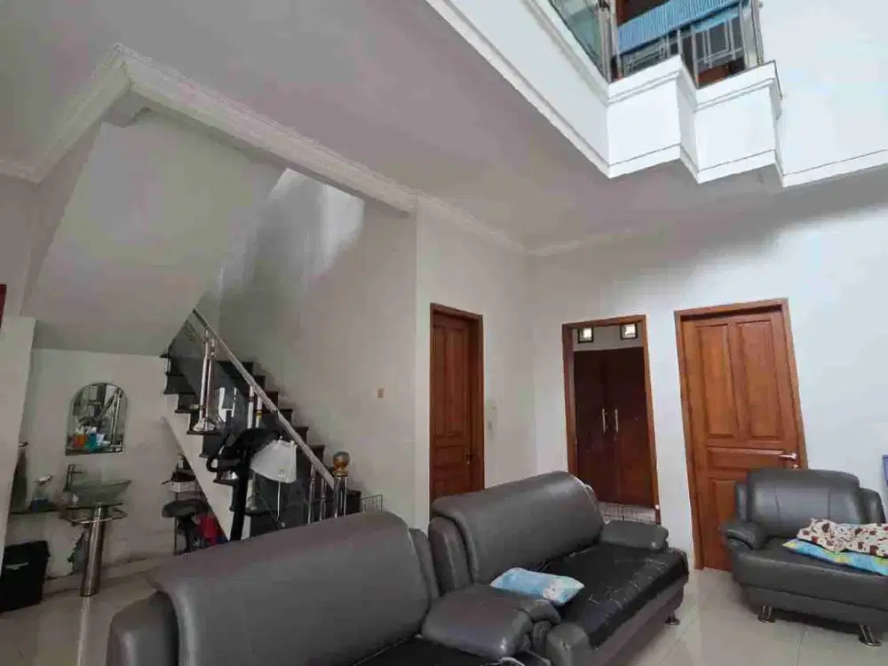 Dijual Rumah 2 Lantai Siap Huni Taman Kopo Indah 3