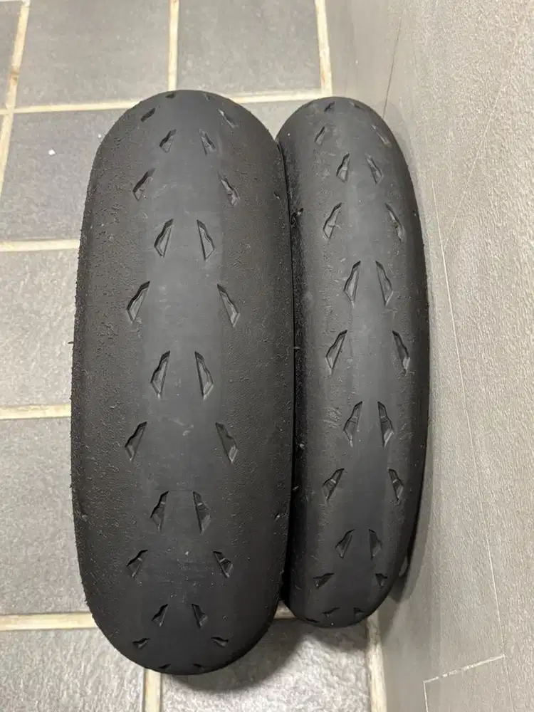 JUAL BAN MICHELIN POWER CUP 2 SEMI SLICK 180/55 DAN 120/70 R17