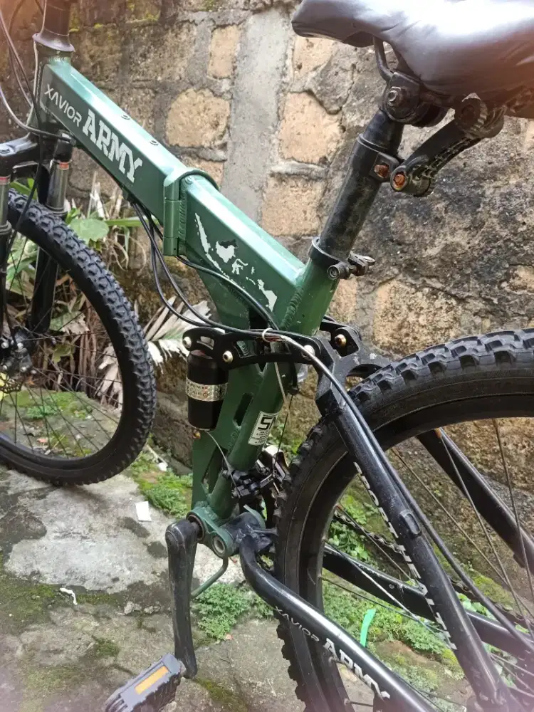 Sepeda lipat gunung