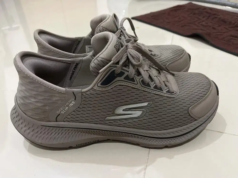 Sepatu skechers slip-ins gorun uk 42,5