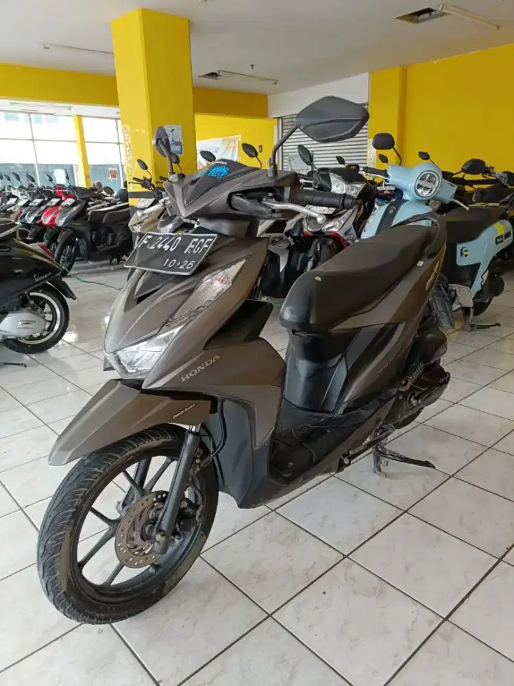 Dijual motor Honda Beat dlx 2021
