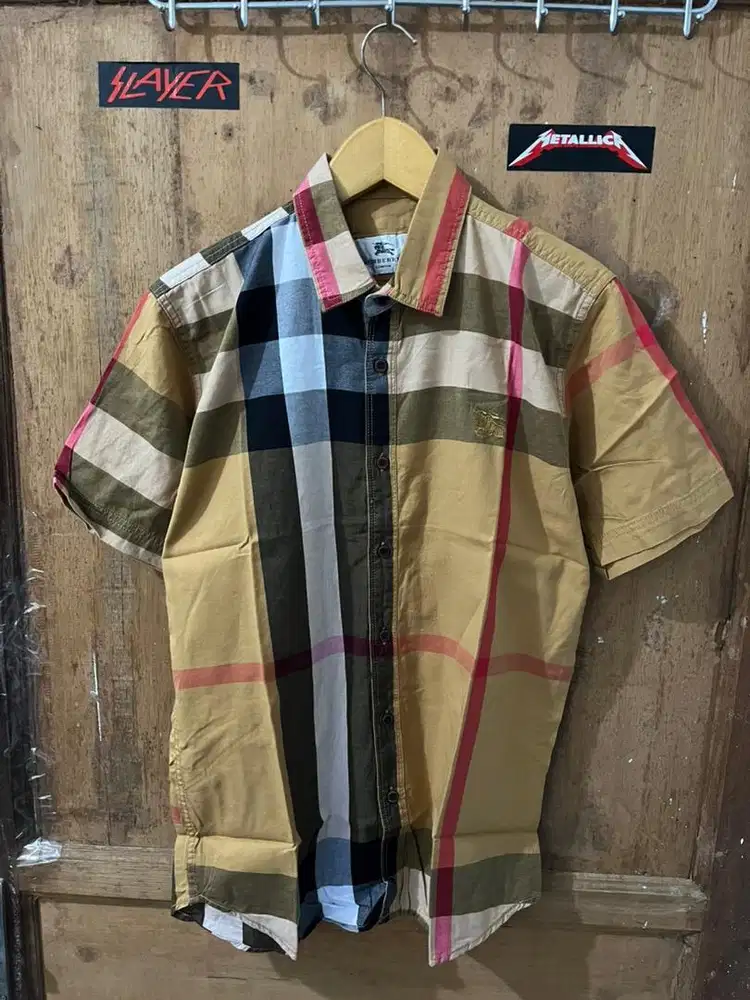 Kemeja Burberry