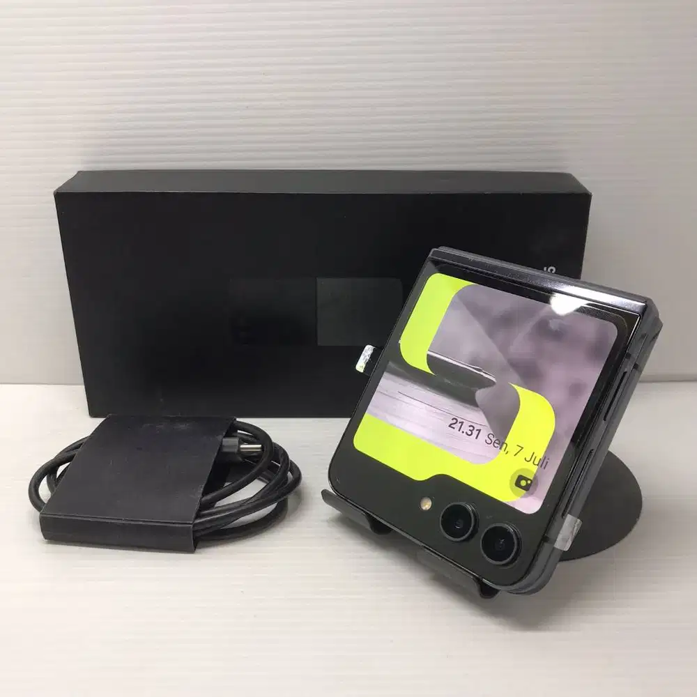 MULUS NO MINUS SAMSUNG GALAXY Z FLIP 5 5G 8/512 GRAPHITE RESMI SEIN FU