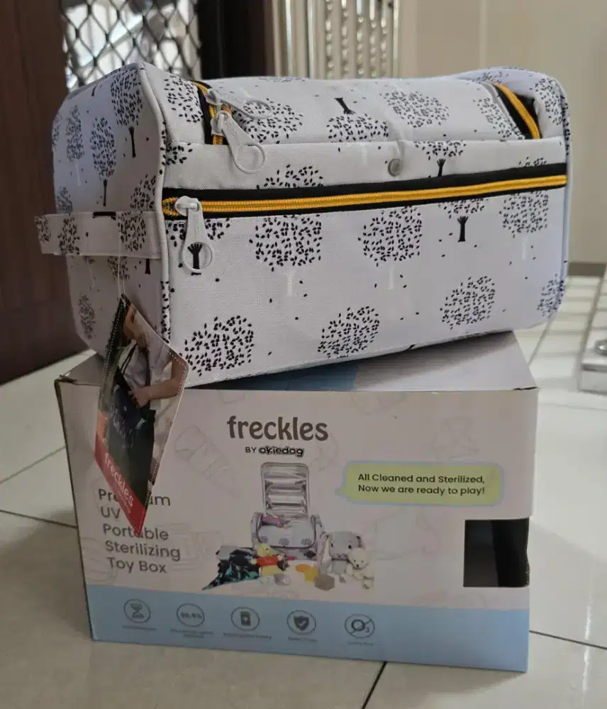 Freckles by Okiedog portable sterilizing toy box berwarna Forest Grey