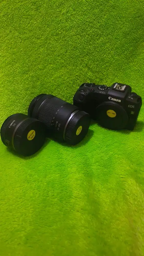 Canon Eos RP dengan 2 Lensa Like new