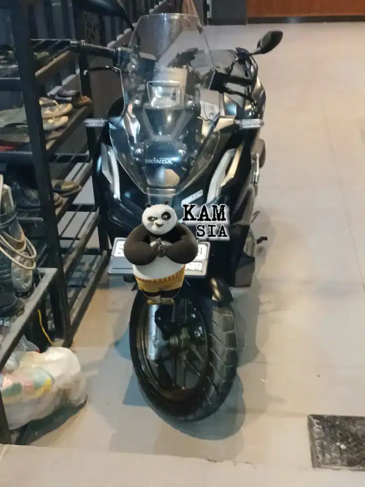 Honda adv 2023 hitam