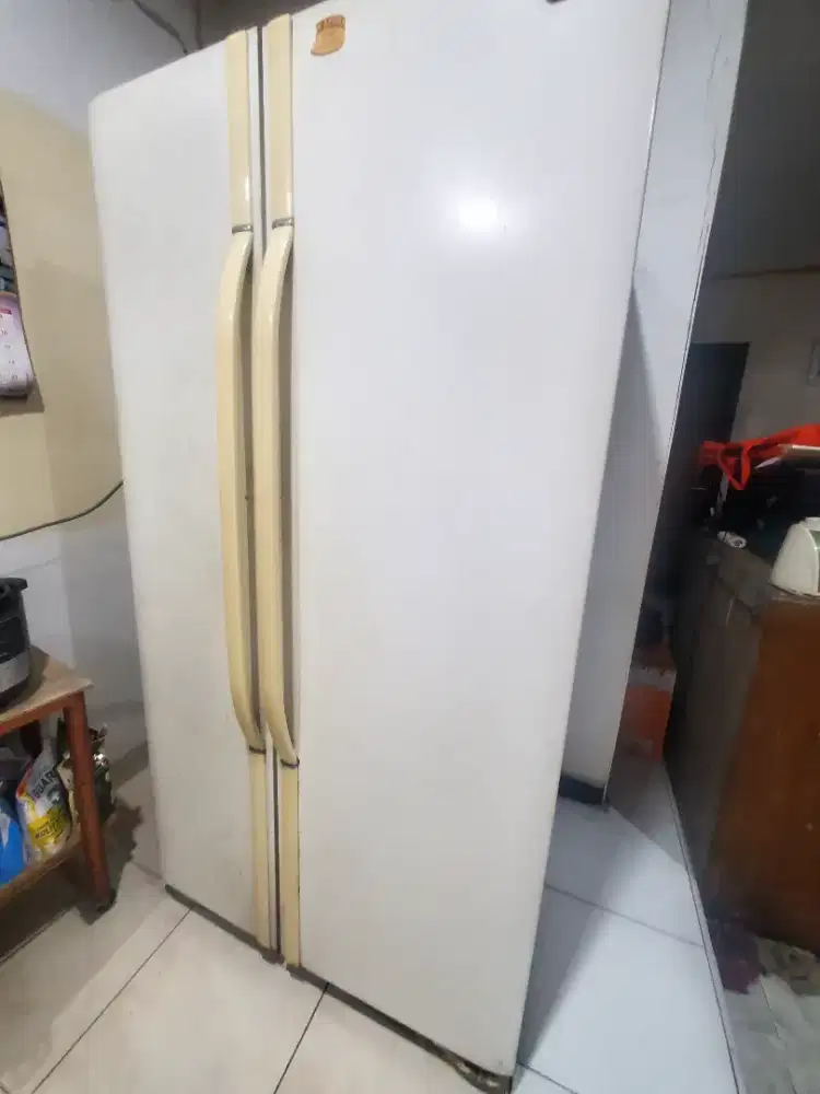 KULKAS LG SIDE BY SIDE 608 L