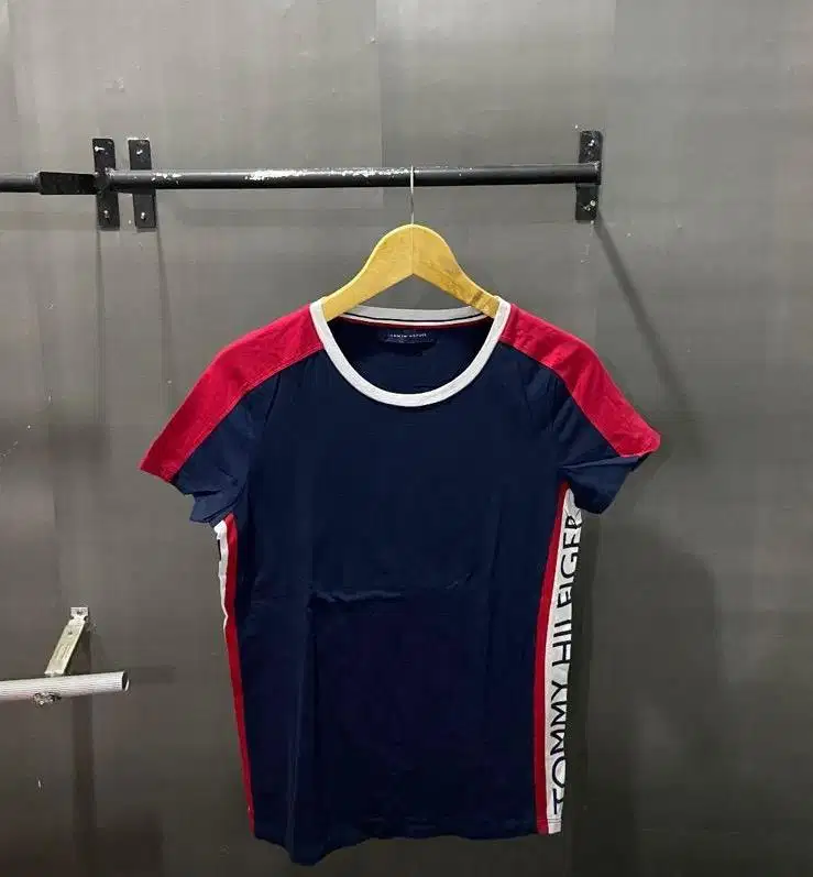 kaos tommy hilfiger