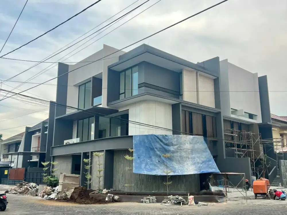 Rumah Baru Premium 3 lantai di Manyar Kertoadi tipe Hoek