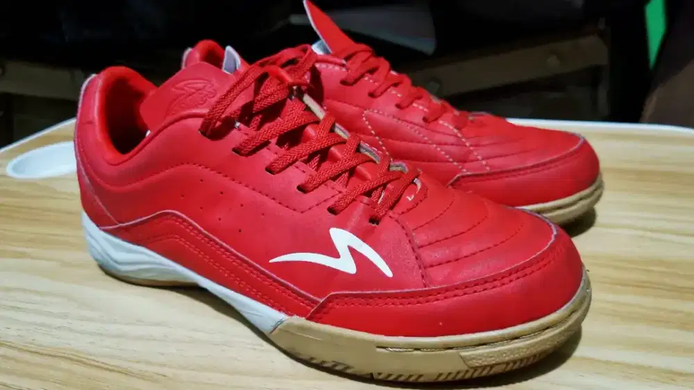 Preloved Sepatu Futsal Specs EU.38