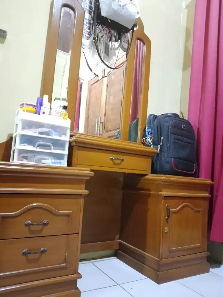 Meja rias kayu jati