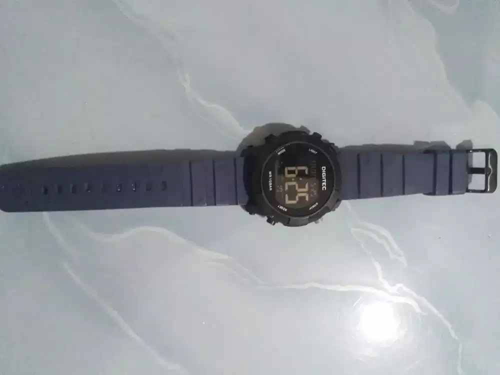 Jam tangan Digitec